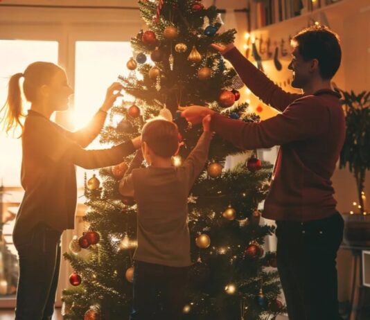 Sustainable Cheer: How Artificial Christmas Trees Are Eco-Friendly Alternatives Sustainable Cheer: How Artificial Christmas Trees Are Eco-Friendly Alternatives