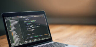 Should You Choose Software Engineering or Data Engineering? A Practical Comparison Should You Choose Software Engineering or Data Engineering? A Practical Comparison