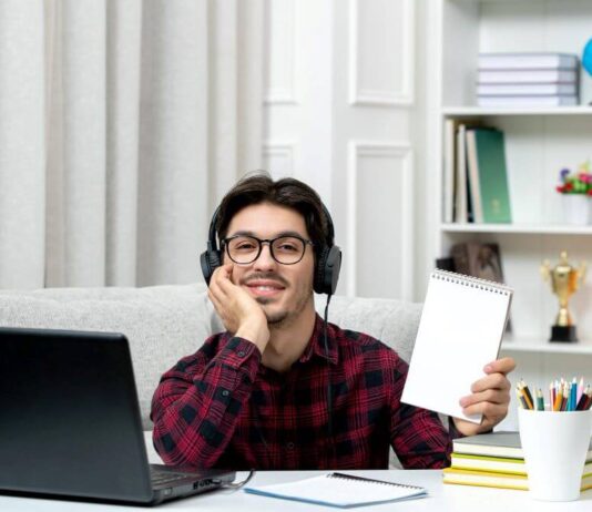 The Home Office Eye Health Checklist Every Remote Worker Should Go Through The Home Office Eye Health Checklist Every Remote Worker Should Go Through